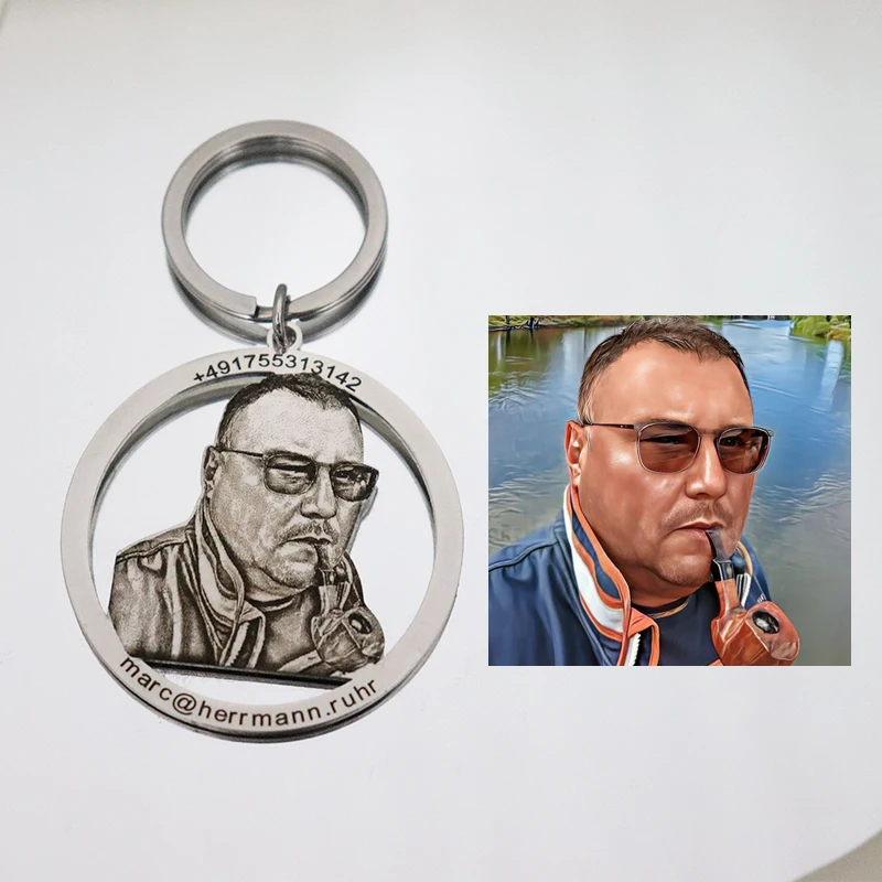 Benutzerdefinierter Schlüsselanhänger mit Foto-Gravur, personalisierter Bild-Schlüsselanhänger, personalisierter Gedenkschlüsselanhänger, Ihr Familienporträt, individuelles Geschenk Image