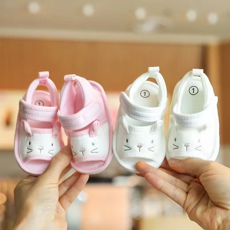 Lässige niedliche Cartoon-Bär-Sandalen für Babys, atmungsaktive, rutschfeste Wanderschuhe für Frühling und Sommer