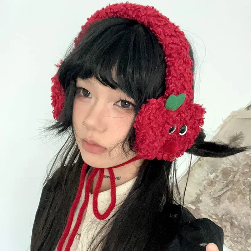 Niedliche Apfel form Design rote Plüsch Ohren schützer für Frauen Herbst und Winter warme Gehörschutz Mode vielseitige Träger Haarband Image