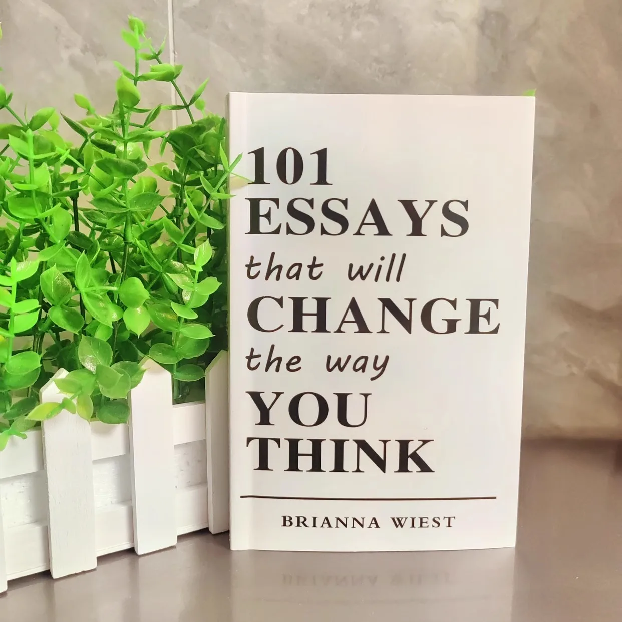 101 Essays, die Sie den Weg, die Sie denken ändern. Englische Bücher. 101 Essays, die den Weg, die Sie denken, die englische Bücher Image
