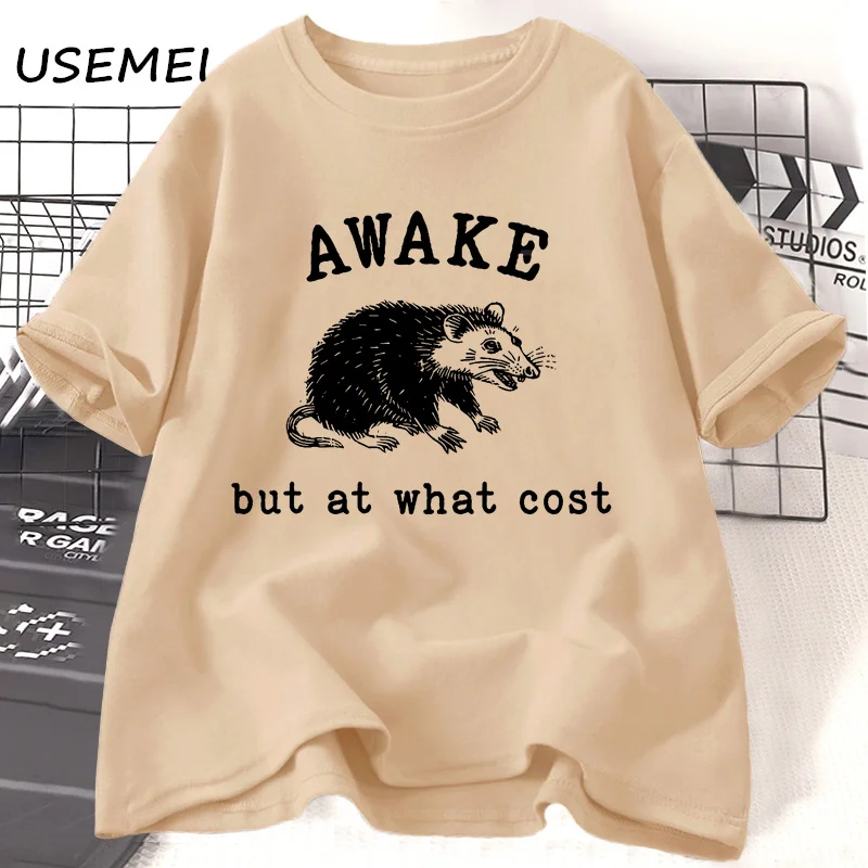 Awake But At What Cost Retro T-Shirt Lustiges Possum Grafik T-Shirts Sarkastische Sprüche T-Shirt Vintage 90er Jahre Rat Meme T-Shirt T-Shirt