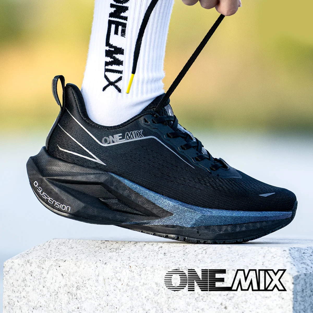ONEMIX Herren-Laufschuhe, superleicht, für Outdoor-Athletik, Training, Joggen, rutschfeste, verschleißfeste Wanderschuhe Image