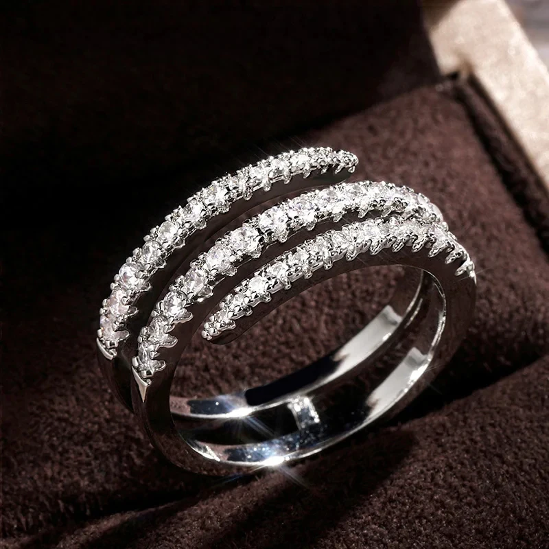 Huitan Fashion Surround Shaped Fingerringe für Frauen, glänzender Kristall, CZ, Hochzeit, Party, Brautringe, Statement-Schmuck, Gesamtverkauf Image