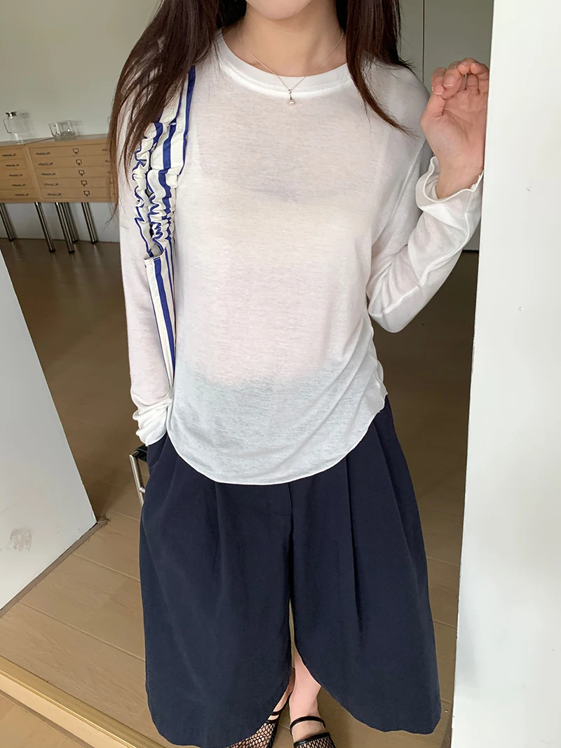 Lässiges, einfarbiges, langärmliges T-Shirt für Damen im Frühling Image
