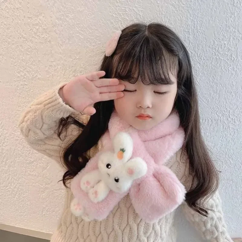 1 stücke Jungen Mädchen Winter Schals Dicken Plüsch Kreuz kinder Schal Baby Lätzchen Niedlichen Cartoon Kaninchen Faux Pelz Hals schutz Warme Schal Image