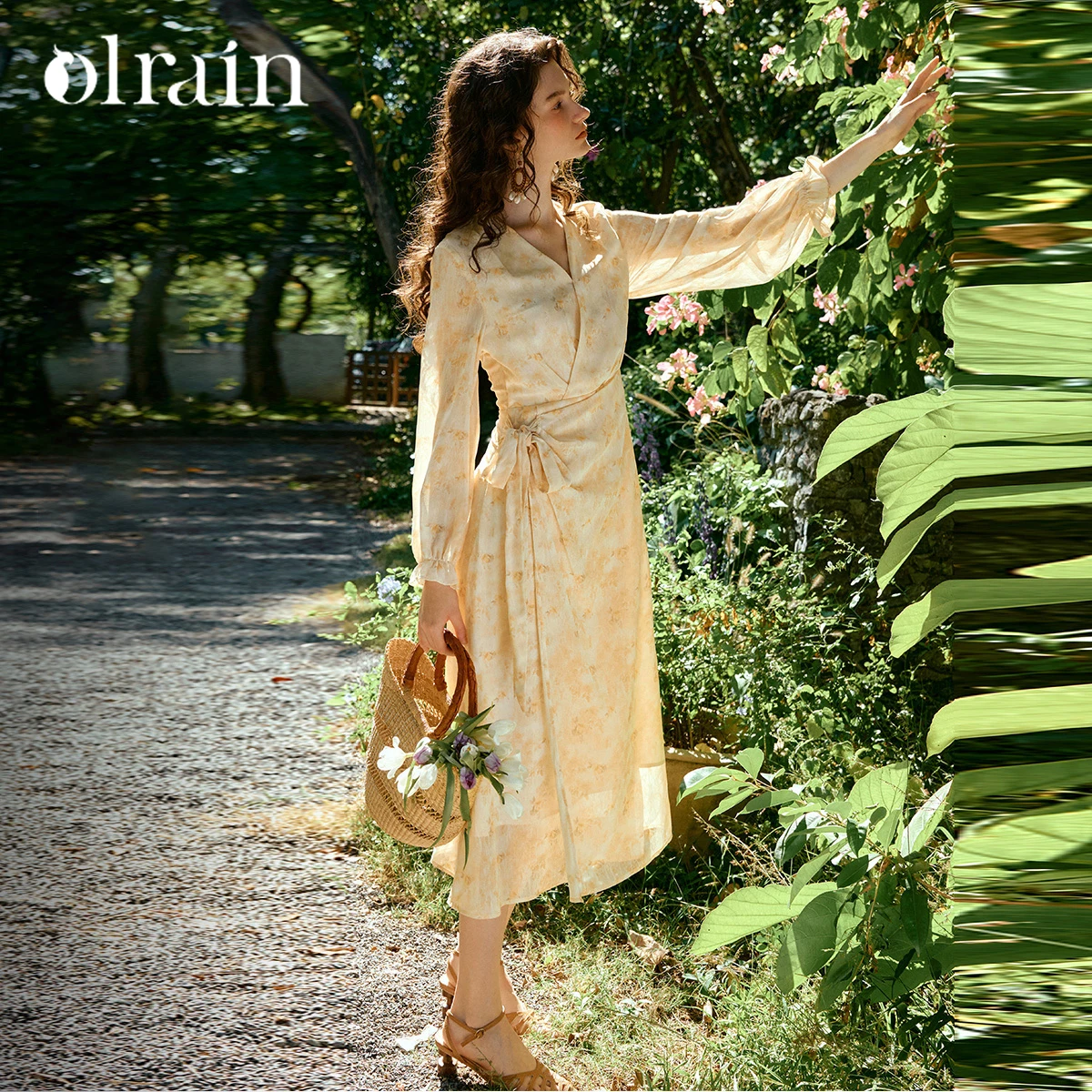 OLrain 2026 Frühling Neues Damenkleid im Urlaubsstil Luxuriöses V-Ausschnitt Batik-Blumenmuster Langarm-Kleid Elegantes Langes Kleid O58CL003233