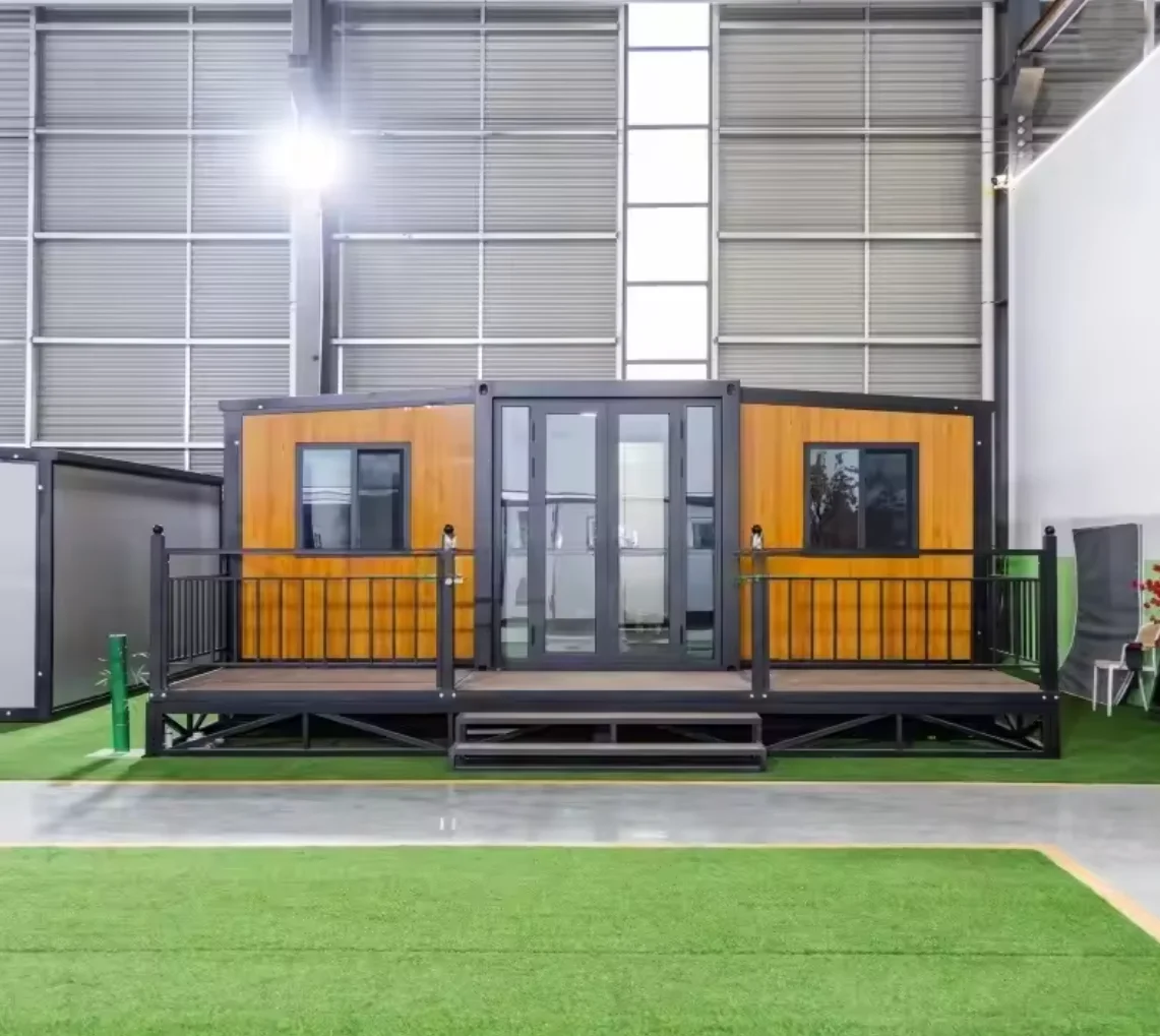 Kapselhaus mit 2 Schlafzimmern, 1 Wohnzimmer, Außenstrukturen und Beschattung, Wasserdichter und Winddichter Gartenschuppen, Erweiterbares Containerhaus Image