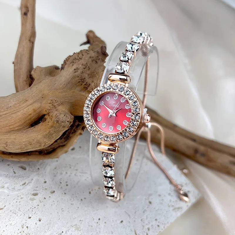 Glamouröse Kristall-Tennis-Damenuhr – rotes Zifferblatt, roségoldenes Kristallarmband, verstellbare Elegante Uhr für Party und Alltag Image