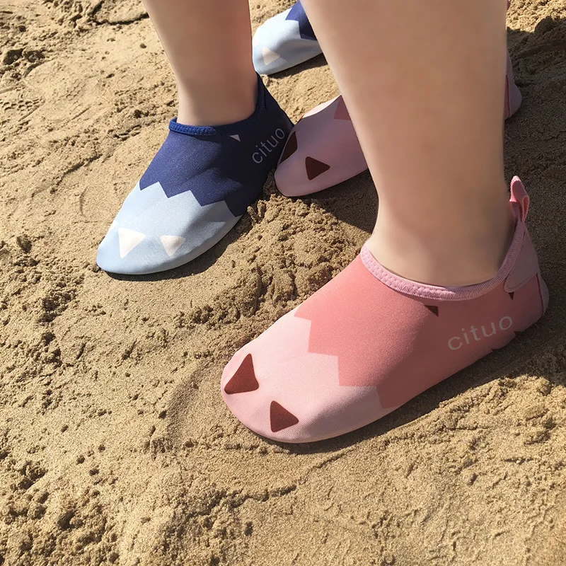 Strand Schuhe Für Jungen Mädchen Sommer Barfuß Schuhe Kinder Schnell Trocken Wasser Schuhe Baby Anti Slip Hause Schuhe Kinder Sandale Image