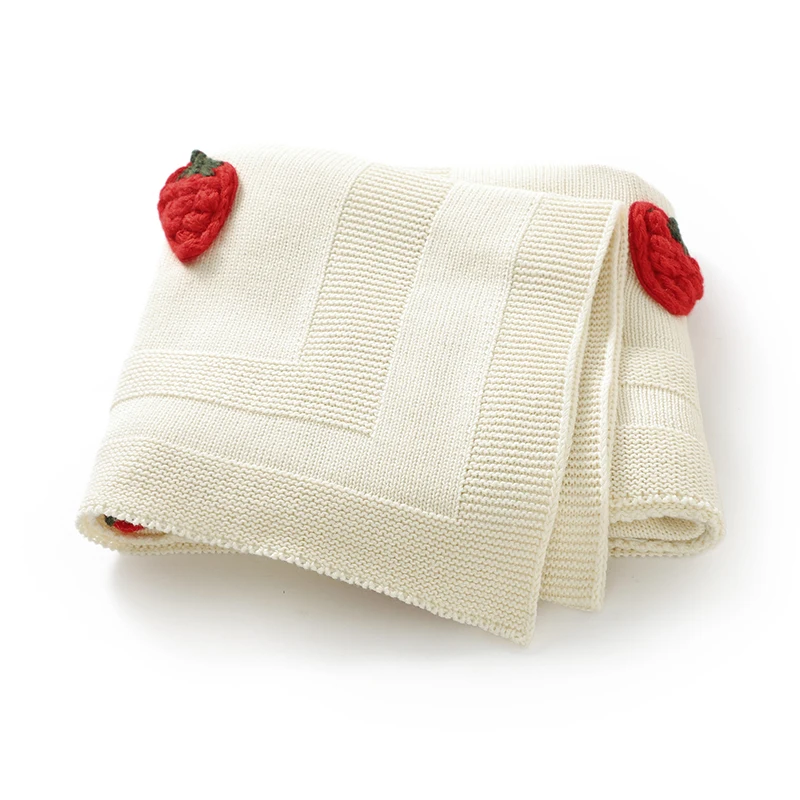 Baby Decken Baumwolle Gestrickte Neugeborenen Jungen Mädchen Bettwäsche Quilt 90*70CM Infant Kinderwagen Swaddle Wrap Weiche Mode nette 3D Erdbeere Image