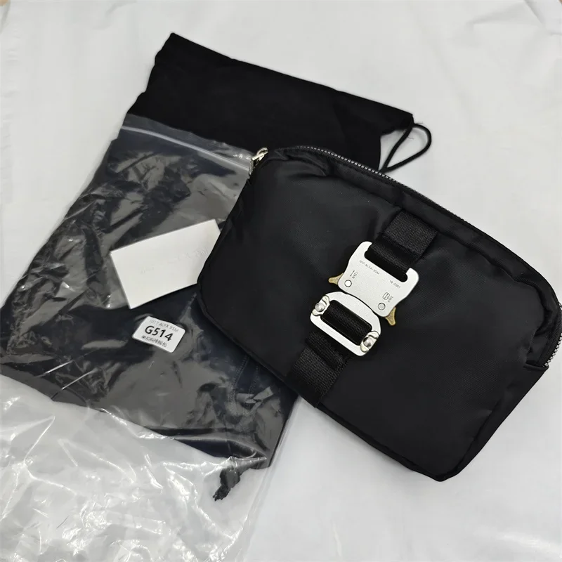 Modischer Alyx-Rucksack aus schwarzem Nylon für Outdoor-Aktivitäten und Fitnessstudio Image