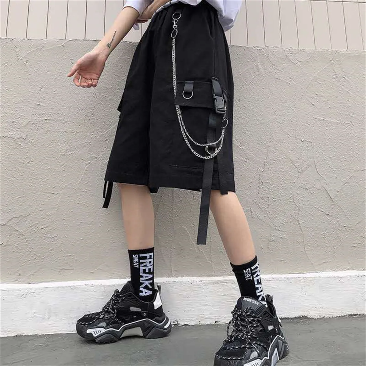 2026 Schwarze Shorts mit Kette Sommer Lässige Mode Boardshort Bermuda Herren Kordelzug Elastischer Bund mit Kette Strandshorts für Männer Image