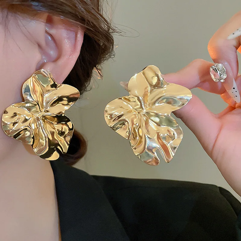 Große Geometrische Metallische Unregelmäßige Ohrstecker für Frauen Große Statement-Plissee-Ohrstecker Charms Punk Mode Party Schmuck K