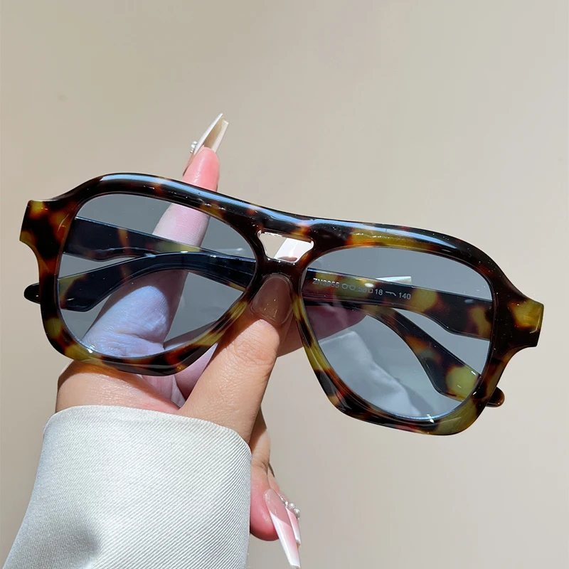 KAMMPT Vintage Piloten-Sonnenbrille für Herren, modische einfarbige Outdoor-Sonnenbrille für Damen, Neu 2026, mit Doppelsteg, lässige Sonnenbrille Image