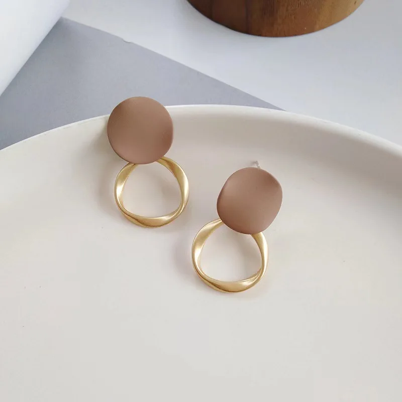 Braune geometrische runde Ohrhänger, Vintage-Ohrringe mit mattem Finish für Frauen, Alltagsohrringe, Ohrschmuck, Geschenke für Studentinnen. Image