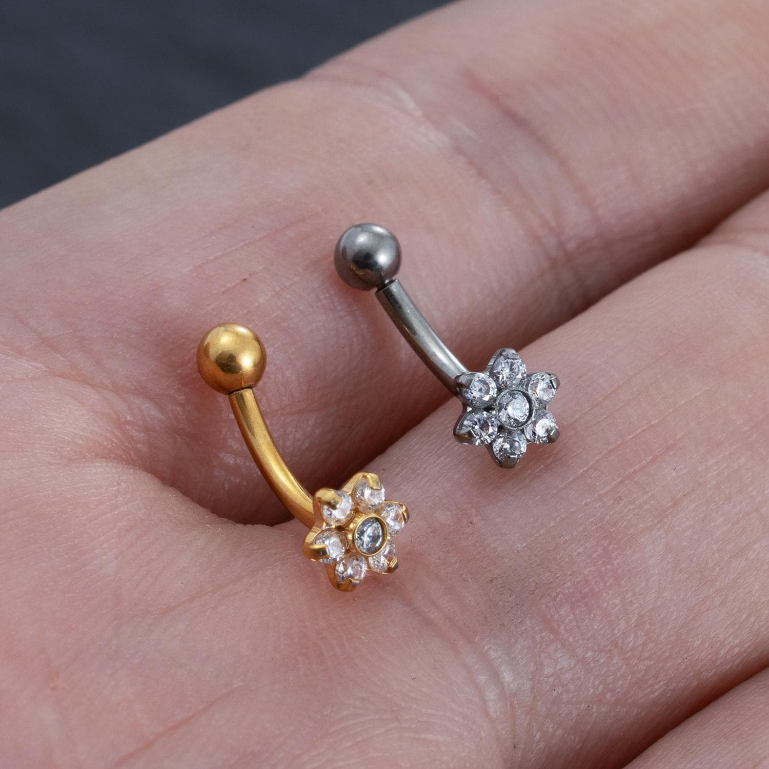 Sopracciglio a forma di fiore in titanio G23 da 16 g, anello per sopracciglia, bilanciere a forma di torre, orecchini a forma di torre, sopracciglio,