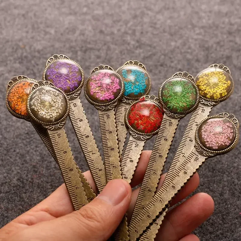 Klassische handgemachte Retro getrocknete unsterbliche Blumen Metall Lesezeichen Multifunktions-Lineal Lesezeichen Bürobedarf Schreibtischzubehör Image