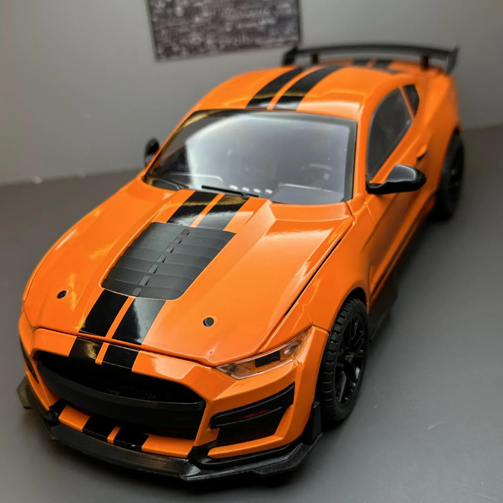 Große 1:18 Ford Mustang GT500 Miniaturen Legierung Druckguss Metall Fahrzeug Modell Sammlerstücke Sound Licht Spielzeug Auto Geschenke für Kinder Jungen