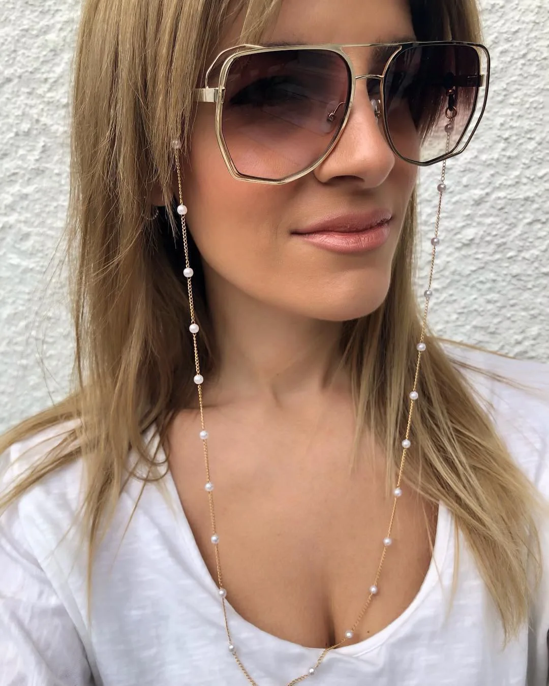 Brillenkette, weiße Kunststoffperle, Perle, Herz, Charm, Brillenhalter, Brillenhalter, Riemen, Damen-Halskette, Geschenk Image