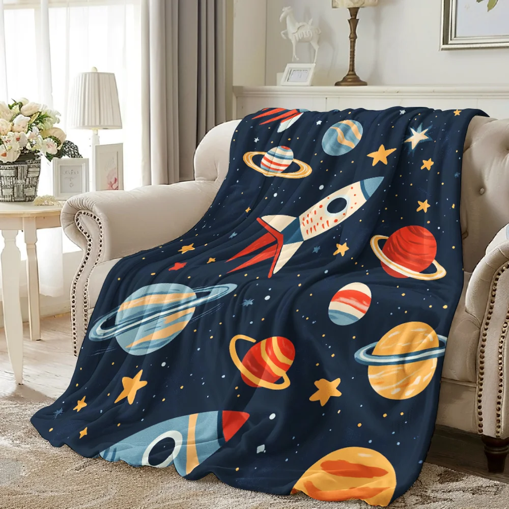 Flanelldecke „Rocket & Space“ – weich und warm | Überwurf für Nickerchen/Camping/Reisen | Perfektes Geschenk für Freunde/Familie Image