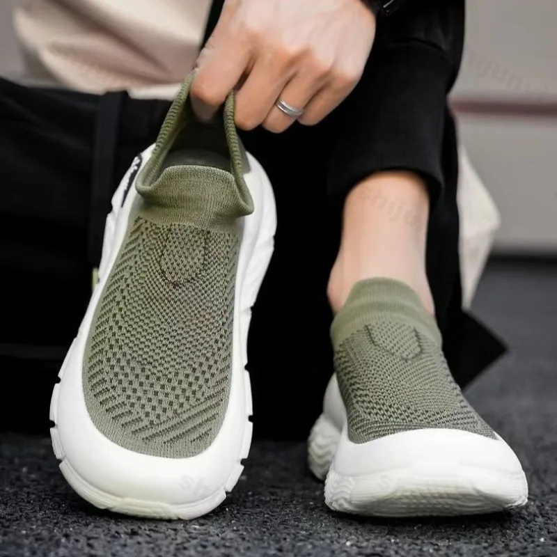 2025, Sommer, neue Mesh-atmungsaktive Fly-Weave-Design-Freizeitschuhe für Herren, bequeme Low-Top-Sportschuhe, modische Slip-on-Turnschuhe