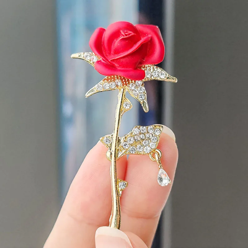 Strass rote Rose Tulpe Blumen broschen für Frauen elegante exquisite glänzende Zirkon Blume Anstecknadeln Hochzeits feier Abzeichen Schmuck