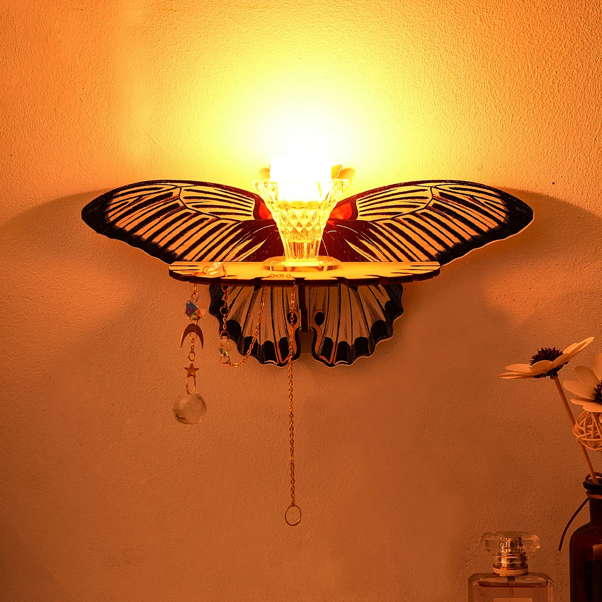 1 Stück, einfacher gestreifter Schmetterlingsständer aus Holz (ohne Nägel), DIY zusammengebaute Wanddekoration aus Holz mit Schmetterlingen Image