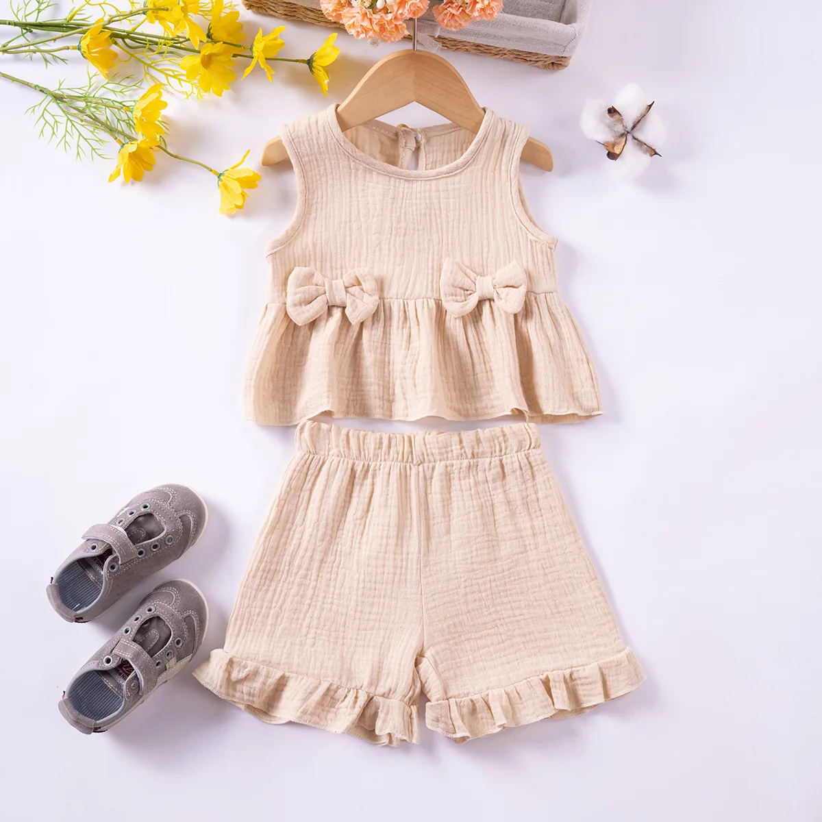 2-teiliges Sommer-Outfit für Babys und Mädchen aus Musselin, niedliche ärmellose Weste mit Schleife + Shorts, Kleidungssets, weiche, bequeme, lässige Kinderkleidung Image