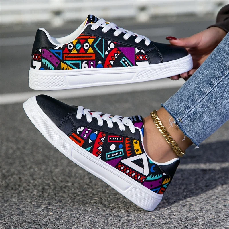 Street Style Graffiti Skateboard-Schuhe für Männer und Frauen, Sportschuhe, leichte Herren-Skateschuhe, rutschfeste Unisex-Freizeitsneaker
