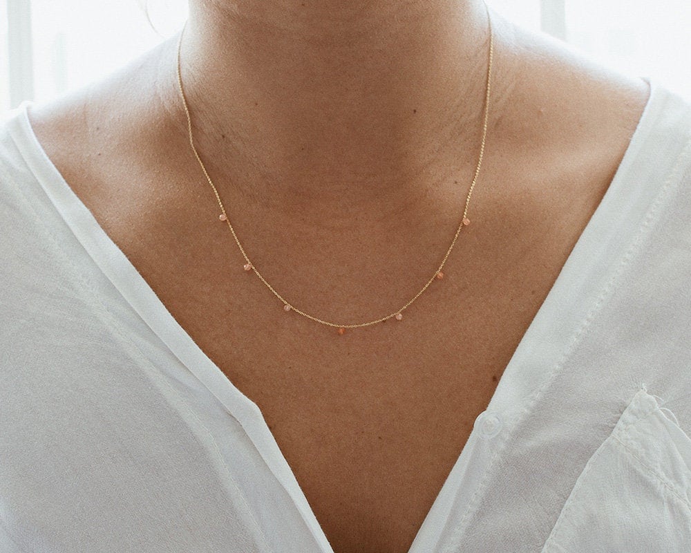 Collana di perline, collana d'oro, collana d'oro con perline, collane d'oro da donna, collana per la festa della mamma, collana delicata da donna