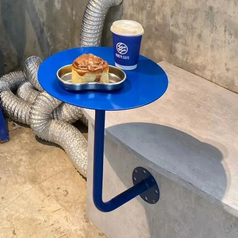 Wandtisch, Milchtee, Dessertladen, Café, Standtisch, Hängetisch an der Wand, schwarzer kleiner runder Tisch zur Wandmontage