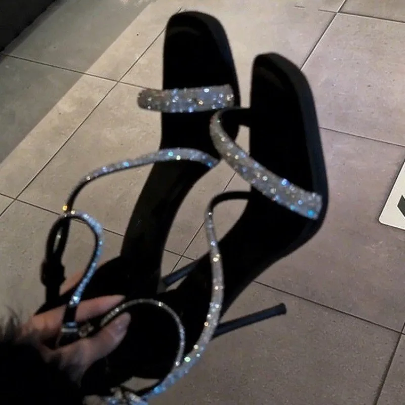 Glänzende Strass-Riemchen-Stiletto-Sandalen mit modischer eckiger und offener Spitze, rutschfest und verschleißfest, High Heels Image
