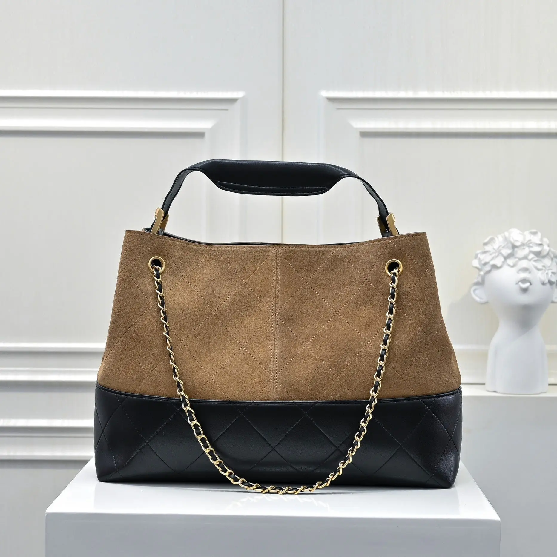 Damen Braun-Schwarze Color-Block Schultertasche, Geräumige Casual Handtasche für Reisen, Einkaufen und Wochenendtrips