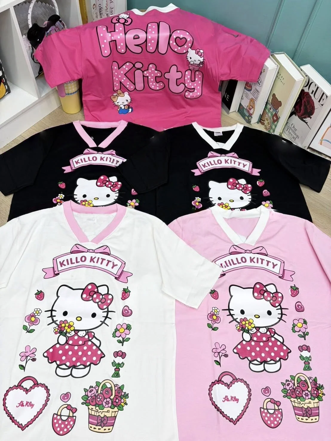 Erwachsenen- und Kinder-Y2K-Millennium-Style Hello Kitty Jersey T-Shirt Retro Street Style Sportliches Freizeit-Kurzarmshirt Image