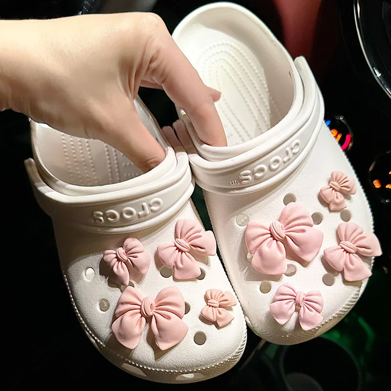Niedliche Mädchen-Clogs-Accessoires: Rosa Silikon-Schleifen (8er-Set) – Schuh-Charms & Dekorationen für den Sommer 2026 – 3D DIY Schuh-Accessoires als Geschenk für Frauen