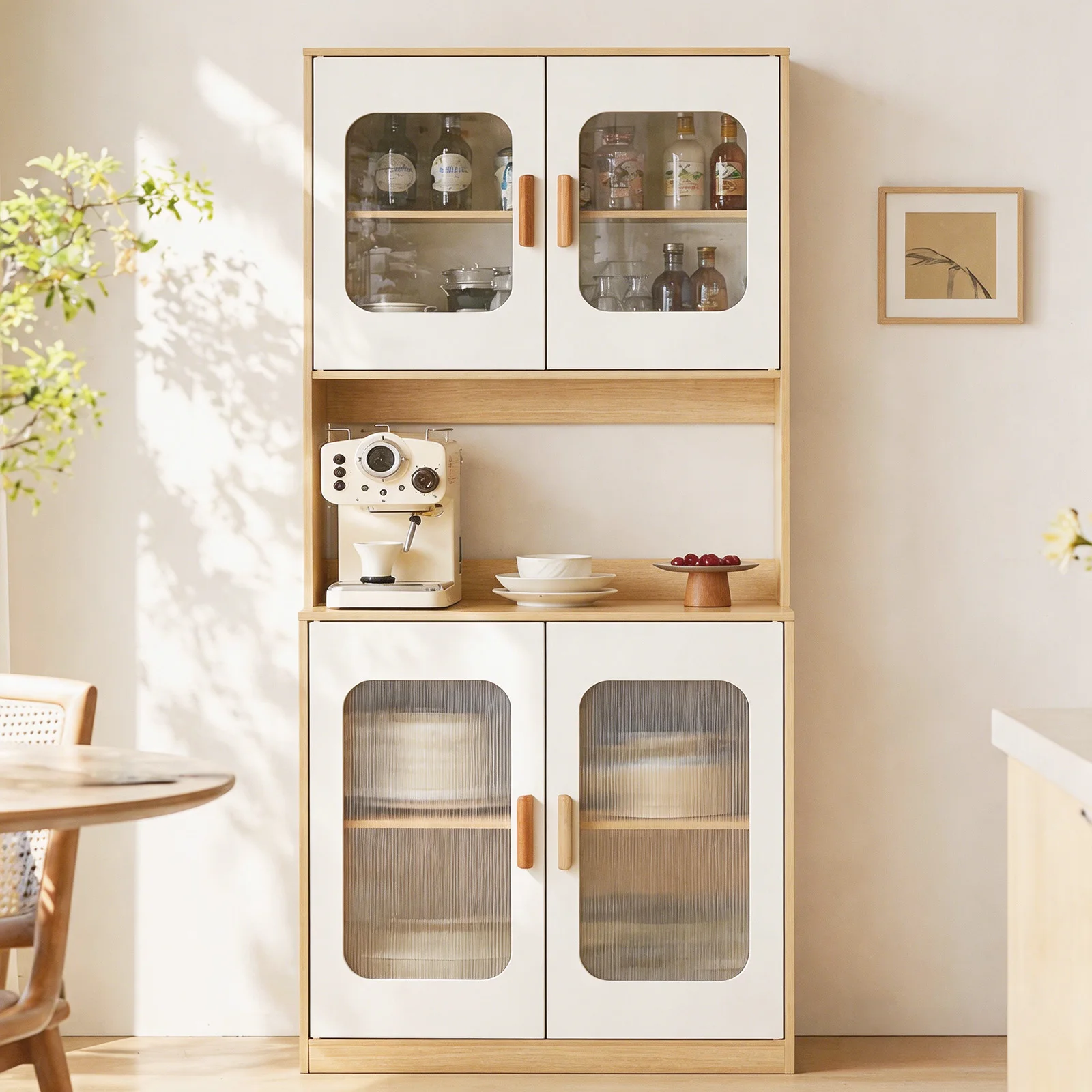 Buffet-Küchenmöbel hoch, Aufbewahrungsmöbel Küche weiß und Holz, Küchenschrank mit transparenter Tür, Mikrowellenablage, geschlossener Schrank
