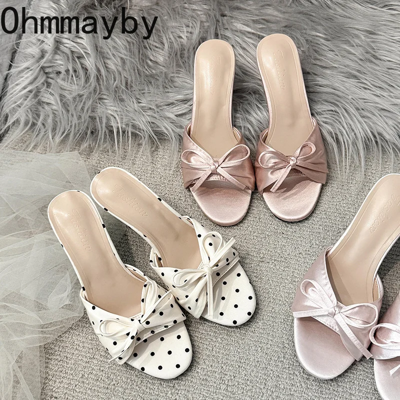 Street-Style Satin Schmetterlingsknoten Damen-Pantoletten Modische Polka-Dot Party-Slides Elegante Sommer-High-Heels Striptease-Schuhe