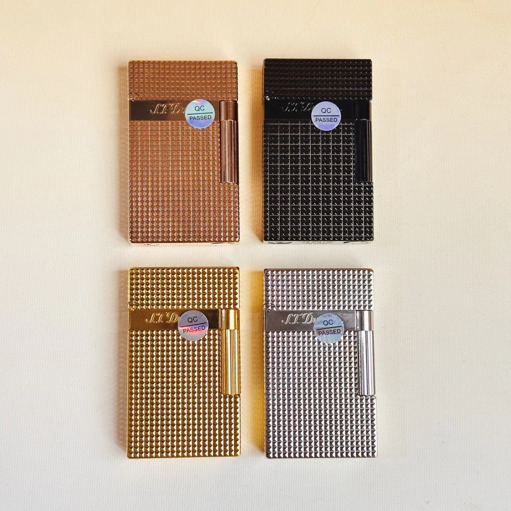 Luxus-Feuerzeug mit klarem und lautem Knallgeräusch, inklusive individuellen Zubehörteilen. Zigarettenzubehör, Geschenke für Männer. Image