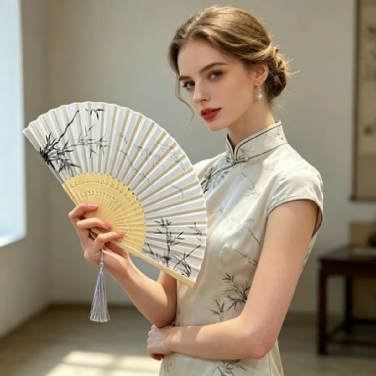 1 Stück Chinesischer Faltfächer im Tuschestil, Handfächer mit Bambusrahmen und Quaste, Vintage Dekorativer Fächer für Hochzeit, Hanfu, Tanz Image