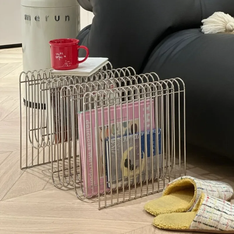 Metalllinie Couchtisch Wohnzimmer dekorative Aufbewahrung Bücherregal Boden Zeitschriftenständer Regal kleiner Tisch Sofa Rand Tisch