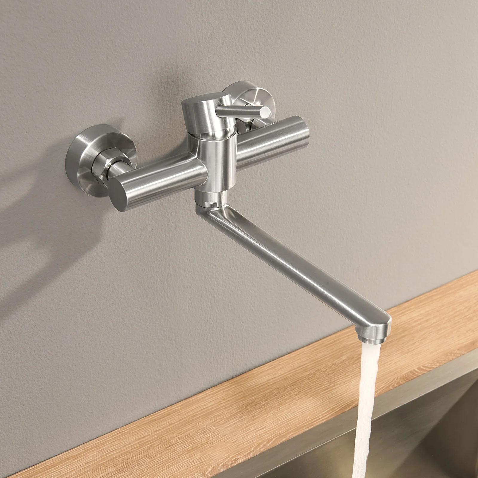 Wandarmatur Küche Edelstahl Gebürstet, 360 Drehbar Flexibler Auslauf Küchenarmatur, Kalt Warmwasser Einhandmischer, Edelstahl 304 Spültischarmatur, Lochabstand 140-160mm, Wandmontage Einfach Modern