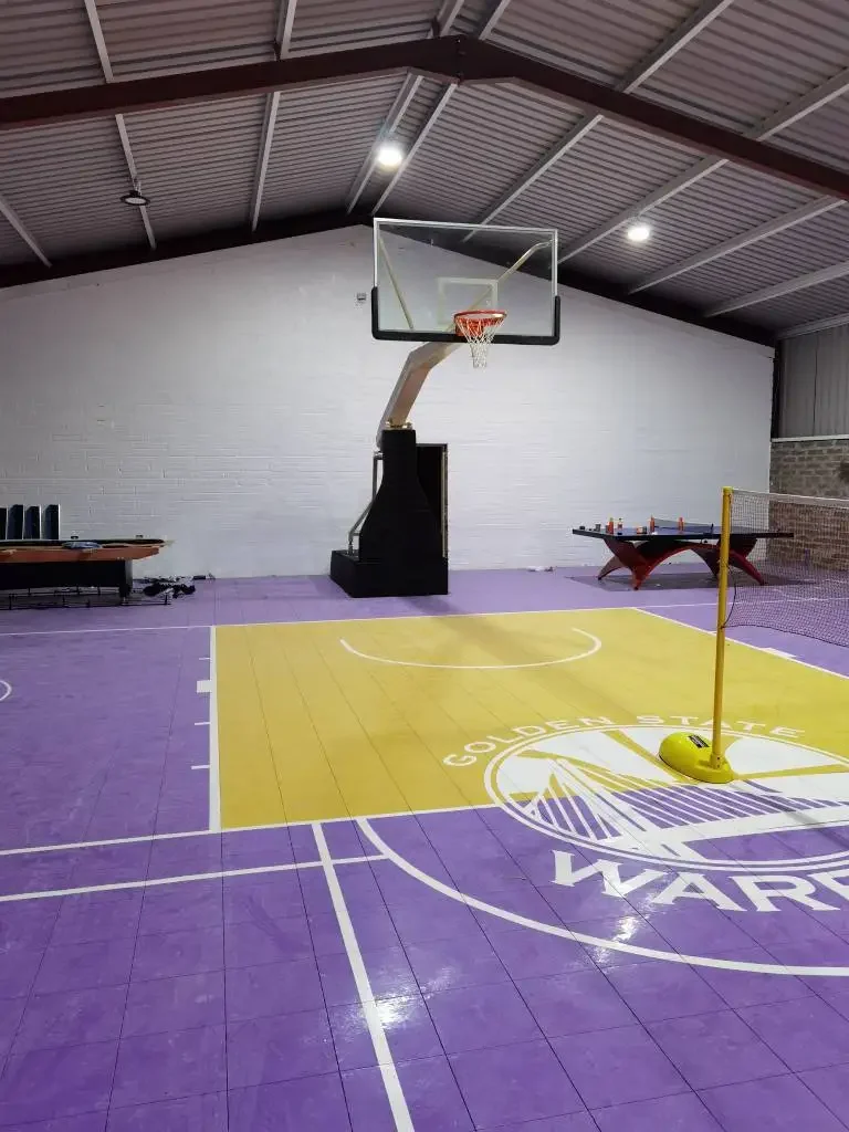 Umweltfreundliche Kunststoff-Bodenplatten mit Eigenem Logo für Outdoor-Basketballplätze, FIBA 3x3 Sport Stoßdämpfende Verbindungsplatten Image