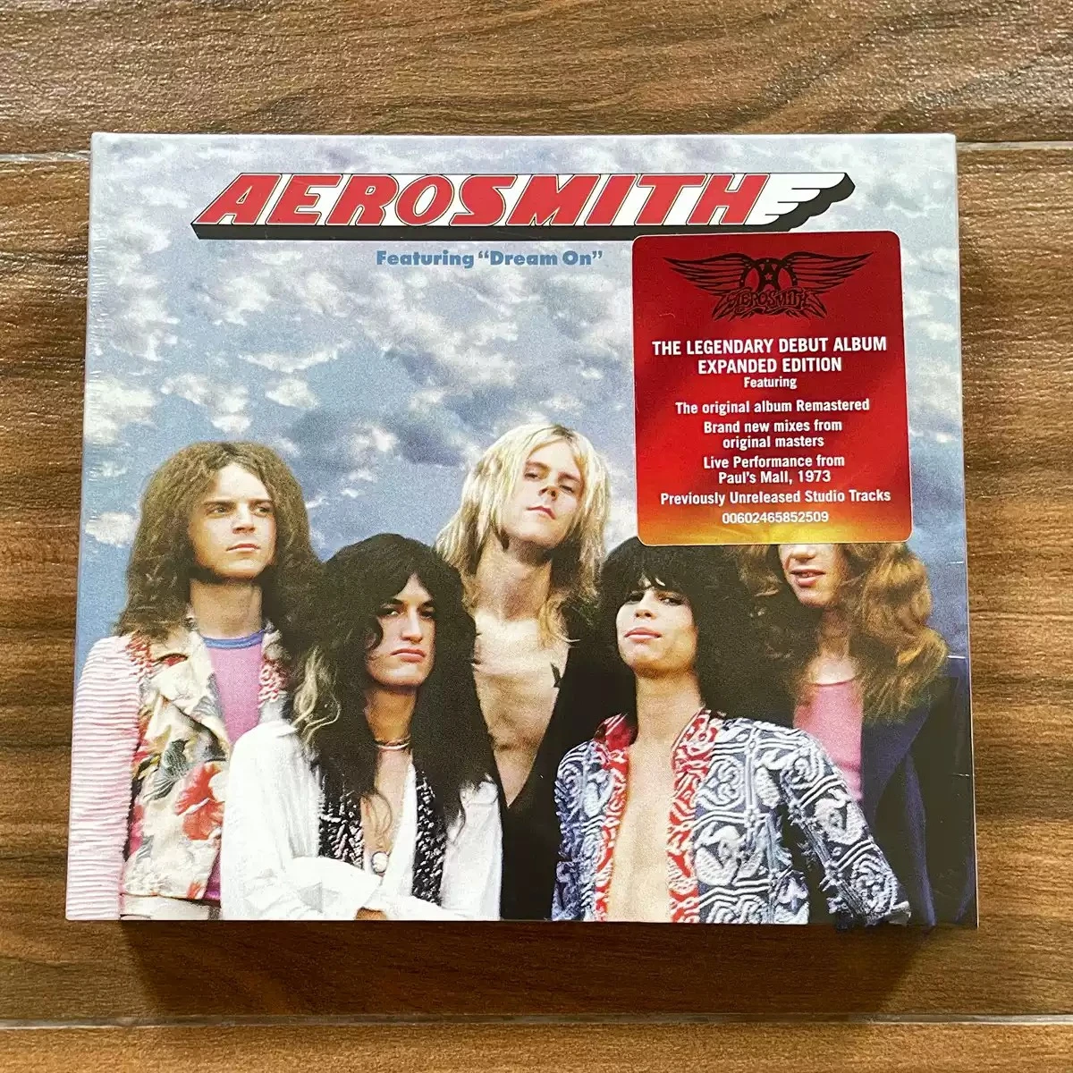 Hard Rock Debütalbum Musik-CD Retro 70er Jahre Band-Porträt-Cover Premium Sammlerstück für Rock-Enthusiasten Image