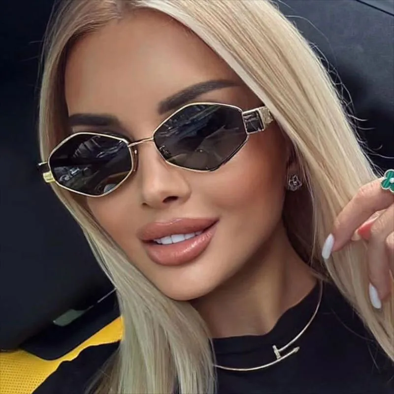 Vintage-Mode-Sonnenbrille für Damen, hochwertige Sonnenbrille im Metallic-Rhombus-Form, Straßenfotografie-Stil 2181 Image