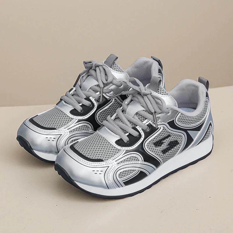 Lässige Sportschuhe für Damen, neue Sommermode, bequeme Retro-Dad-Schuhe in Schwarz, Weiß und Grau für Damen, Größen 35-44, große Größe, runde Zehenpartie, flacher Absatz, atmungsaktiv, vielseitig,