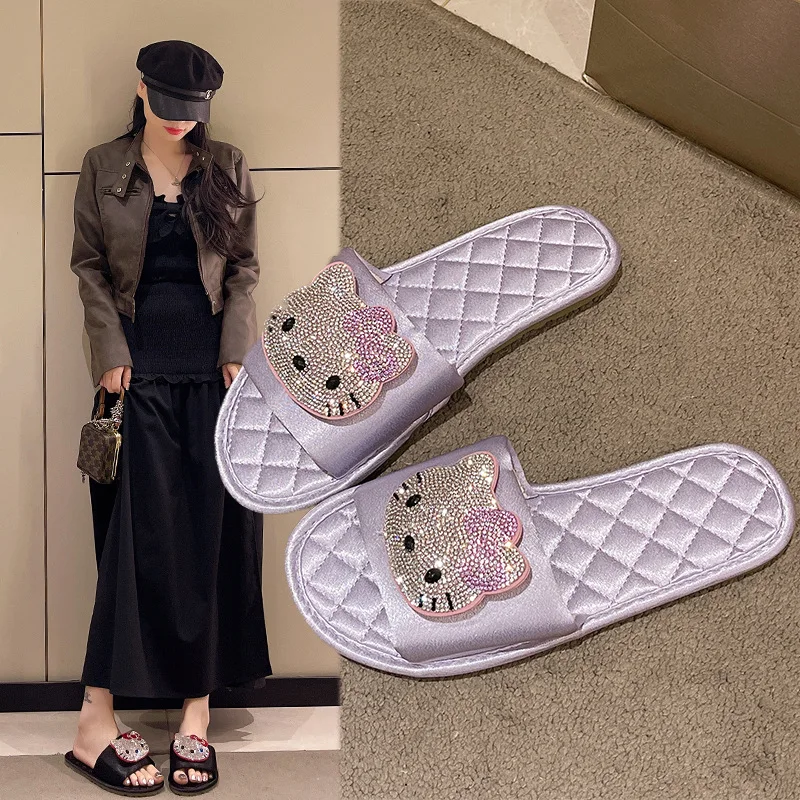 Niedliche Cartoon-Strass Hello Kitty Mädchen-Hausschuhe Sanrio Anime Damen Sommer-Hausschuhe mit Weicher Sohle Kawaii Rutschfeste Schuhe