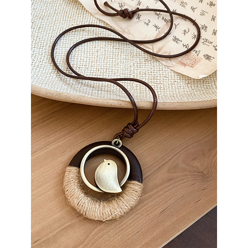 Women's Boho Wooden Pendant Necklace Vintage Alloy Statement Jewelry Handmade Nature Inspired Long Cord Necklace Ethnic Artisan Fashion Accessories for Vacation Daily Wear Festival Gift