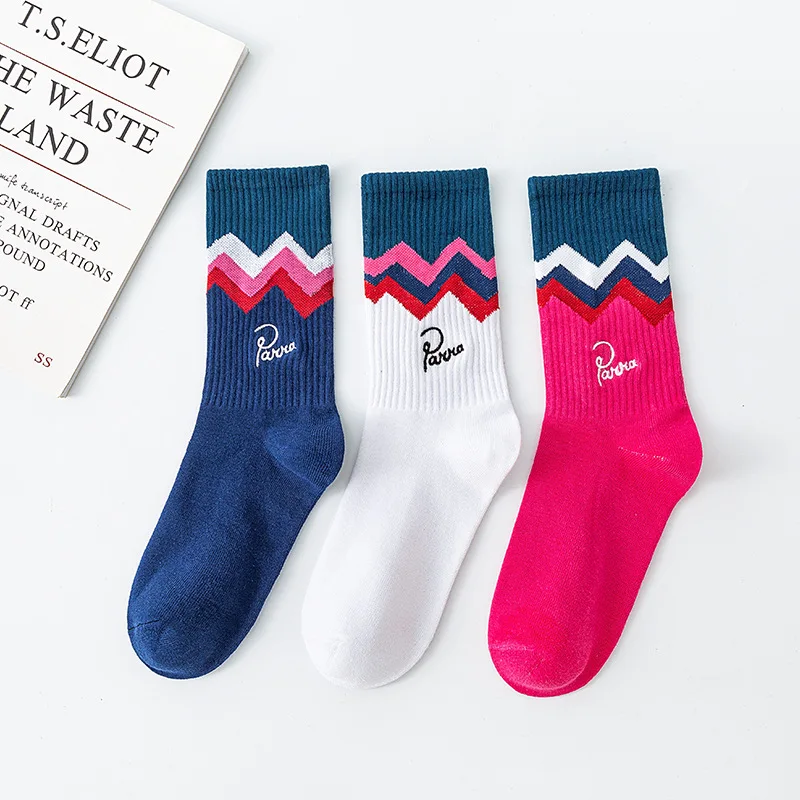 Herbst Neue Socken männer Mode Skateboard Sport Brief Stickerei Weiß/Rot/Blau Trend Hip Hop Baumwolle Socken