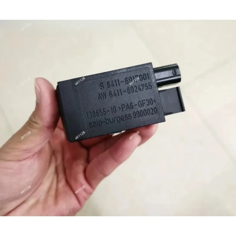 AUC-Sensor für E46 E53 E83 Z4 E85 E86 IHKA Luftsteuergerät Gebraucht / Second-Hand Image
