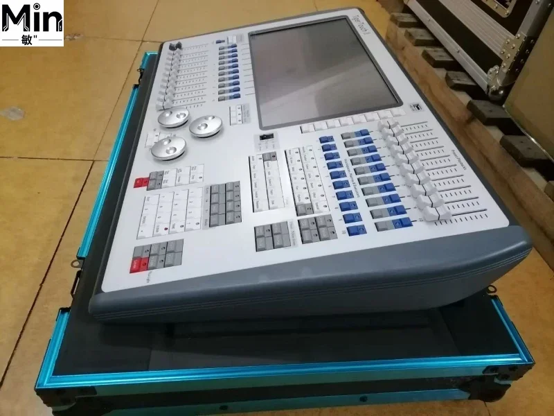 Tiger Touch II Avolite DMX Beleuchtungssteuerung Titan DMX512 Bühnenlicht-Controller mit Flightcase Image